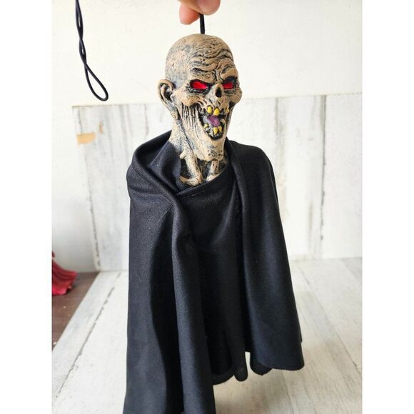 Paper magic mini zombie skeleton scary hanging Halloween prop office home decor - Picture 1 of 7